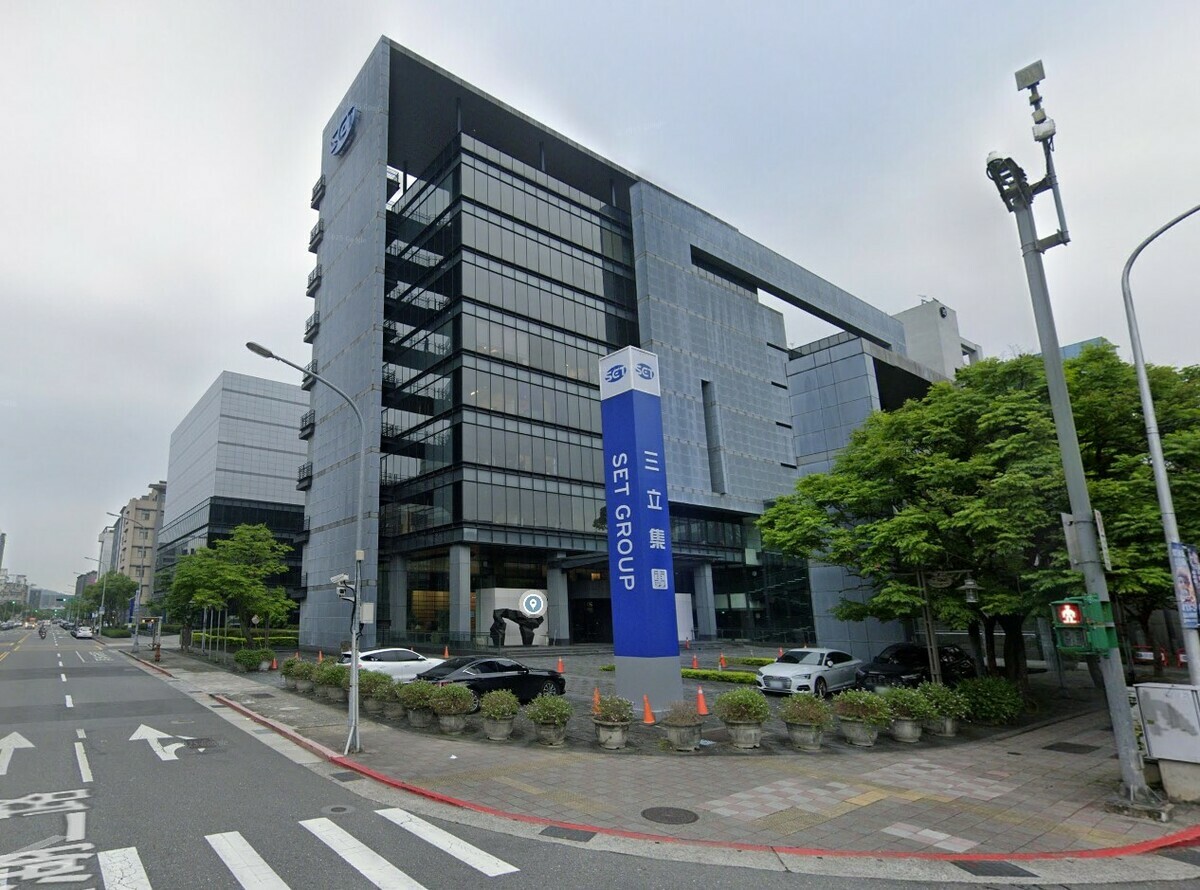 三立副總龔美富請辭獲准，但網友砲轟聲明未提江祖平，怒批「兒子不出面，憑什麼讓爸爸扛？」。 圖：翻攝自GoogleMap