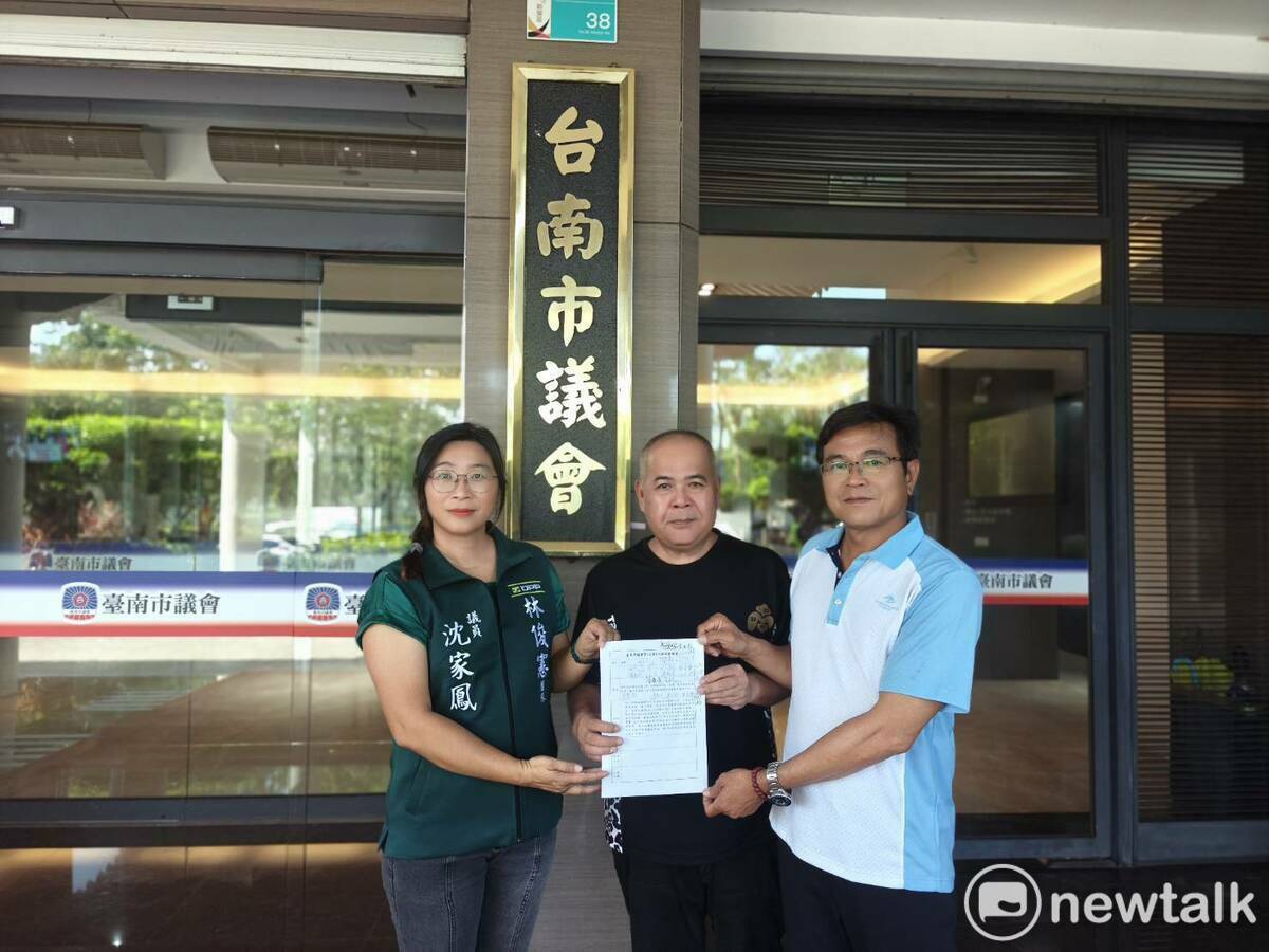 台南市議員邱昭勝、陳秋宏、沈家鳳共同發起提案，建請市府取消115年度各局處尚未執行之社區、社團、議長盃等補助經費，將相關預算全數挹注災區救援與重建工作。 圖：黃博郎／攝