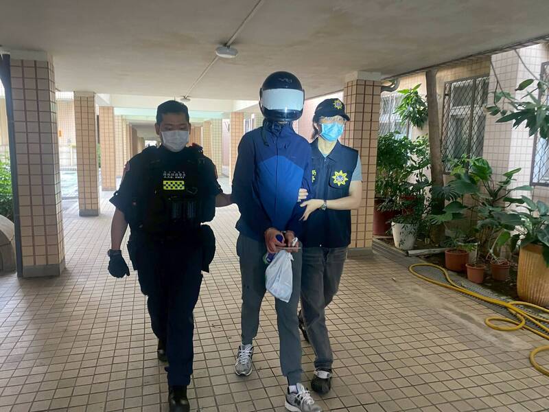 航警依違反毒品危害防制條例罪嫌將法國籍男模移送，桃檢偵辦後起訴。 圖：航警局提供