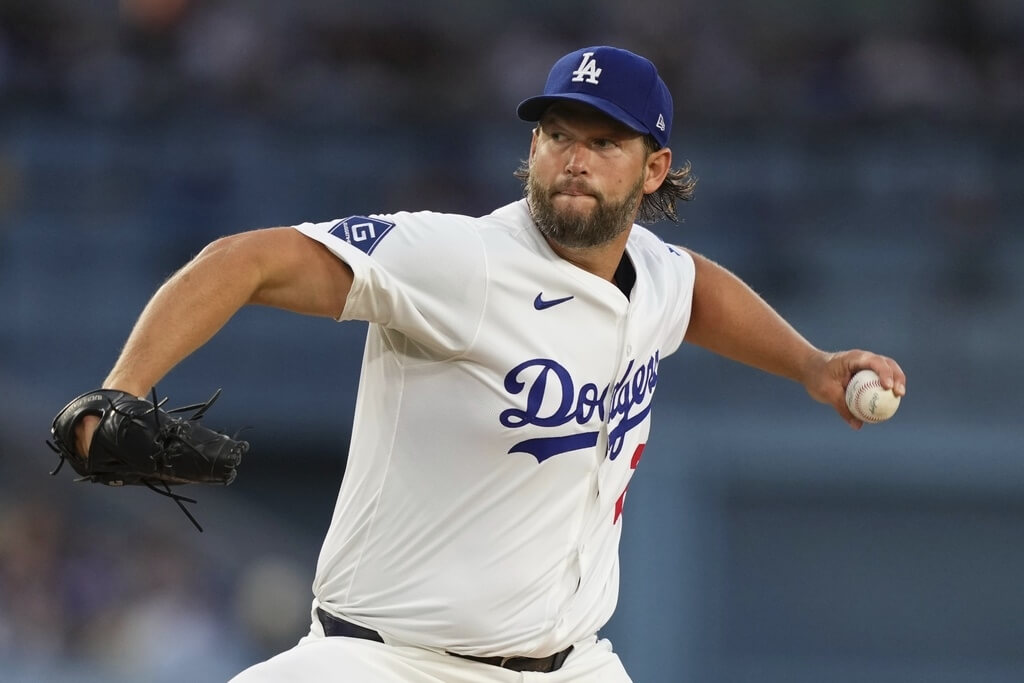 MLB洛杉磯道奇左投柯蕭8日主投6局被敲7支安打失1分，送出4次三振、1次保送，並在隊友火力支援下順利奪得勝投。（美聯社）