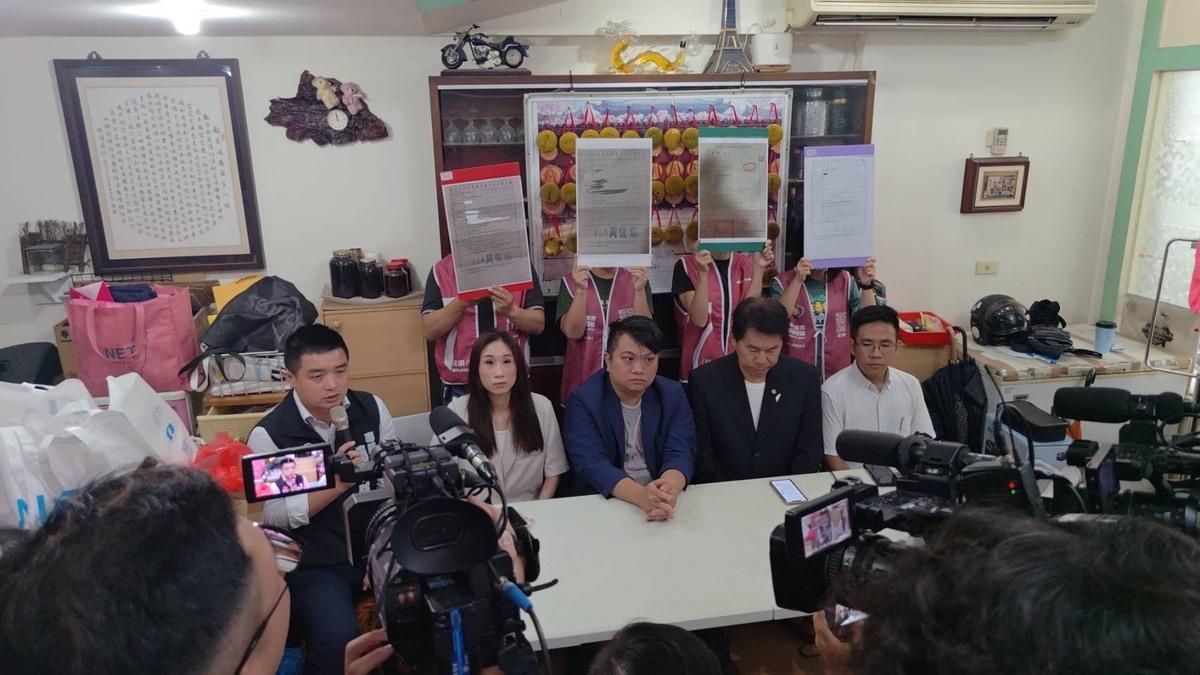 罷團敲羅行動與律師舉行記者會，質疑國民黨可能採取「以訟止罷」策略，形同選後的恐怖情人式的政治追殺。 圖：敲羅行動/提供