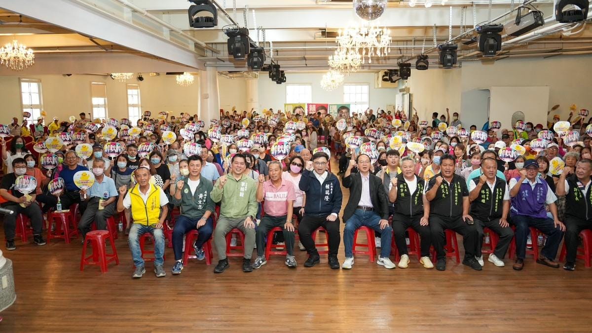 賴瑞隆楠梓之友會宣講活動，現場超過500位鄉親到場支持。 圖：賴瑞隆辦公室/提供