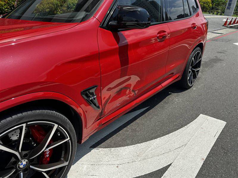 不當變道的肇事車輛。 圖：警方提供