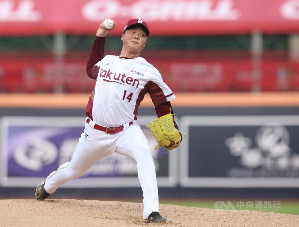 日籍投手鈴木駿輔去年曾效力樂天桃猿隊。（中央社檔案照片）