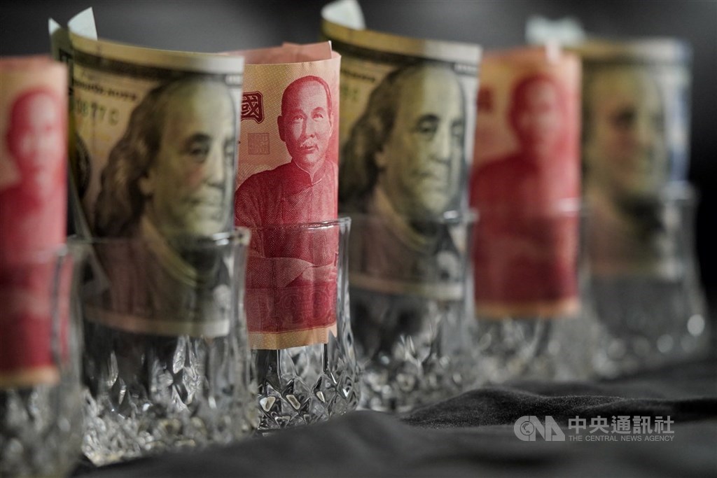 7月新台幣匯率小貶0.05%，6大壽險7月獲利皆為正數、合計為新台幣183.29億元，不過單月獲利仍年減7成。（中央社檔案照片） 圖：中央社提供