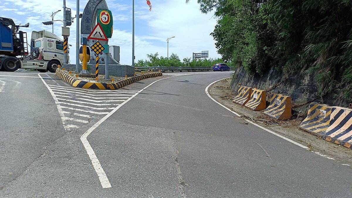 公路局提醒民眾密切留意台8線中橫公路花蓮路段、台9線蘇花公路、台9線南迴公路等10路段。398K+600~400K+050(金崙-多良)路段，將實施交通管制。 圖：交通部公路局提供