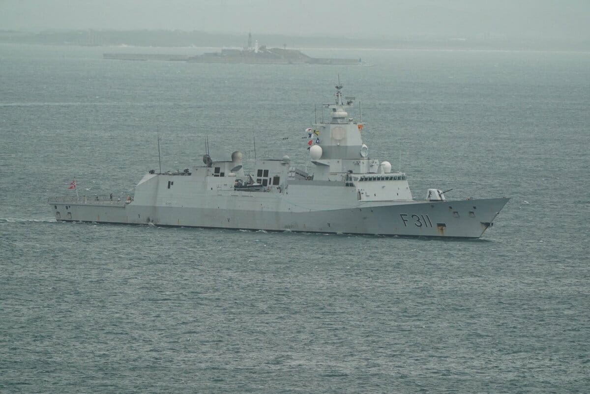 挪威首次印太部署南森級巡防艦「羅德·阿蒙森號（F311）」。 圖：翻攝「X」@Ug8OJZBu9IY8Sfw