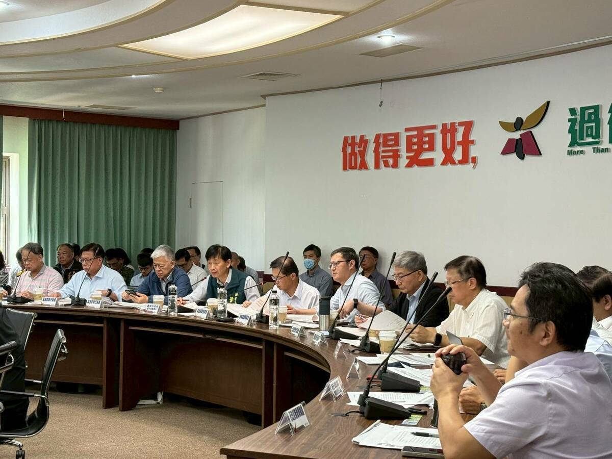 因應楊柳颱風來襲，行政院雲嘉南災後復原前進指揮所12日緊急會議，要求加強防颱，避免災區重複致災。 圖：行政院雲嘉南災後復原前進指揮所提供