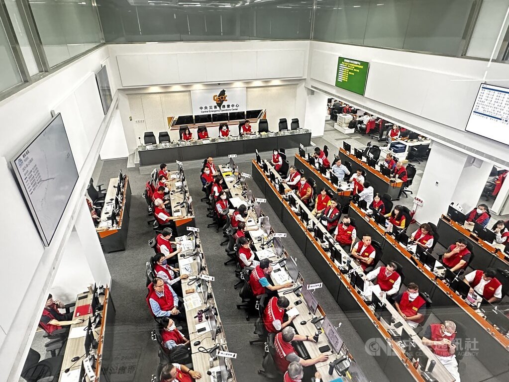 颱風楊柳中央災害應變中心13日上午進行第5次工作會報，由指揮官、內政部長劉世芳主持。中央社記者劉建邦攝  114年8月13日