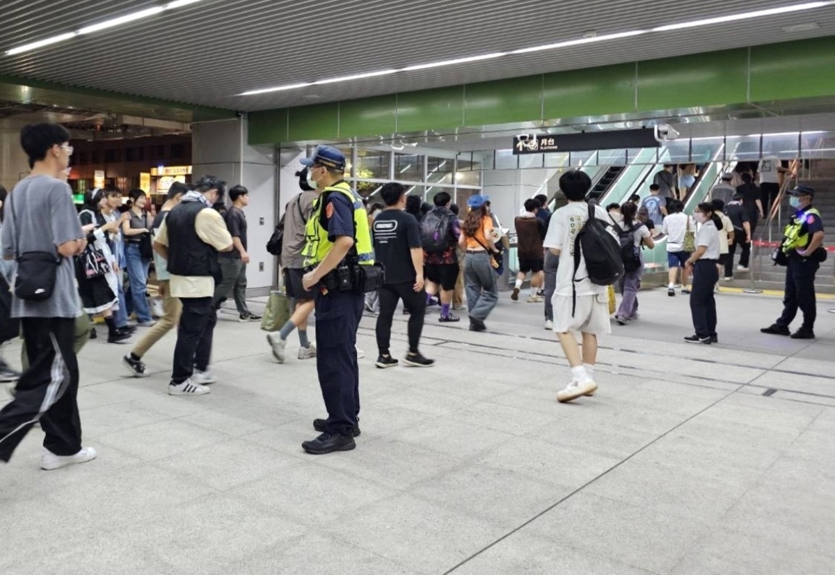 昨日晚間19時23分，台中捷運綠線因電力異常，造成全線停駛近3個小時。 圖：台中捷運公司／提供