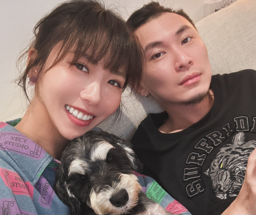 大牙跟羽球教練老公廖勛威在2020年正式結婚，感情相當甜蜜，今年5月才發文慶祝結婚5週年。 圖：翻攝自大牙FB