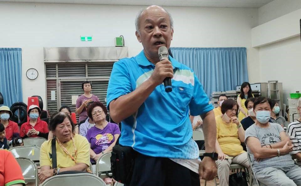 福山里民在編組調整說明會發言。 圖：高雄市民政局/提供