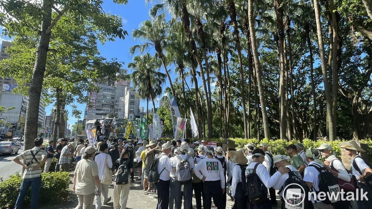 小黨及公民社團舉辦「816反對核三重啟遊行」。 圖：高逸帆／攝