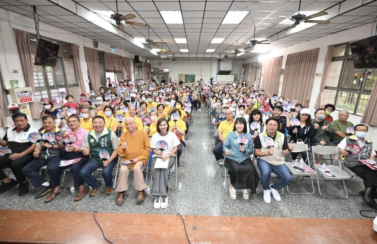 三民傾聽共贏座談會湧入數百民眾。 圖：邱議瑩辦公室/提供