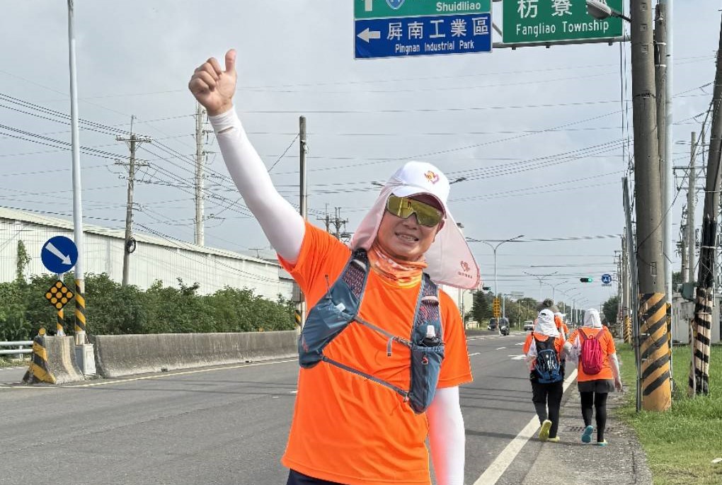 林治域曾參與「公益愛行腳、徒步環寶島」活動，今年接下隊長重任。 圖：孫家銘翻攝
