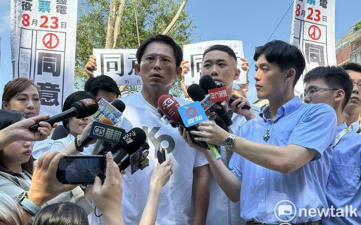 柯文哲便利貼下令加速京華城案？黃國昌批「鏡檢」冷飯重炒
