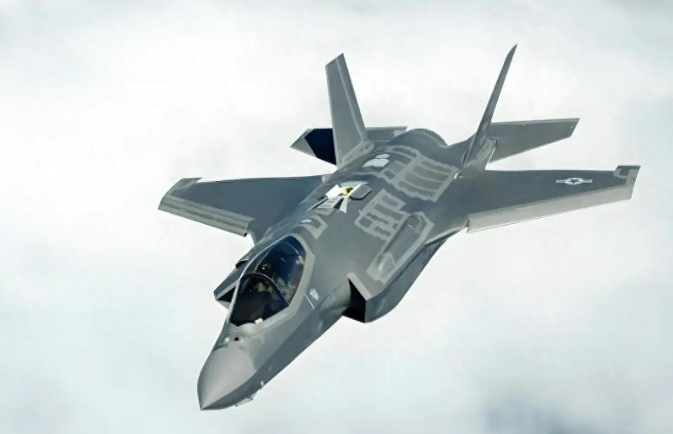洛克希德－馬丁公司穩居全球最大軍事企業，其核心產品 F-35 戰機更是各國爭相採購的焦點。 圖：翻攝自 騰訊新聞@矚望雲霄