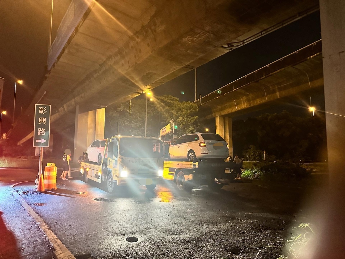國3南下彰化路段6月因坑洞導致14輛車爆胎，車主PO文痛批相關單位至今未給合理賠償方案。 圖：翻攝自Threads/gm_photoming