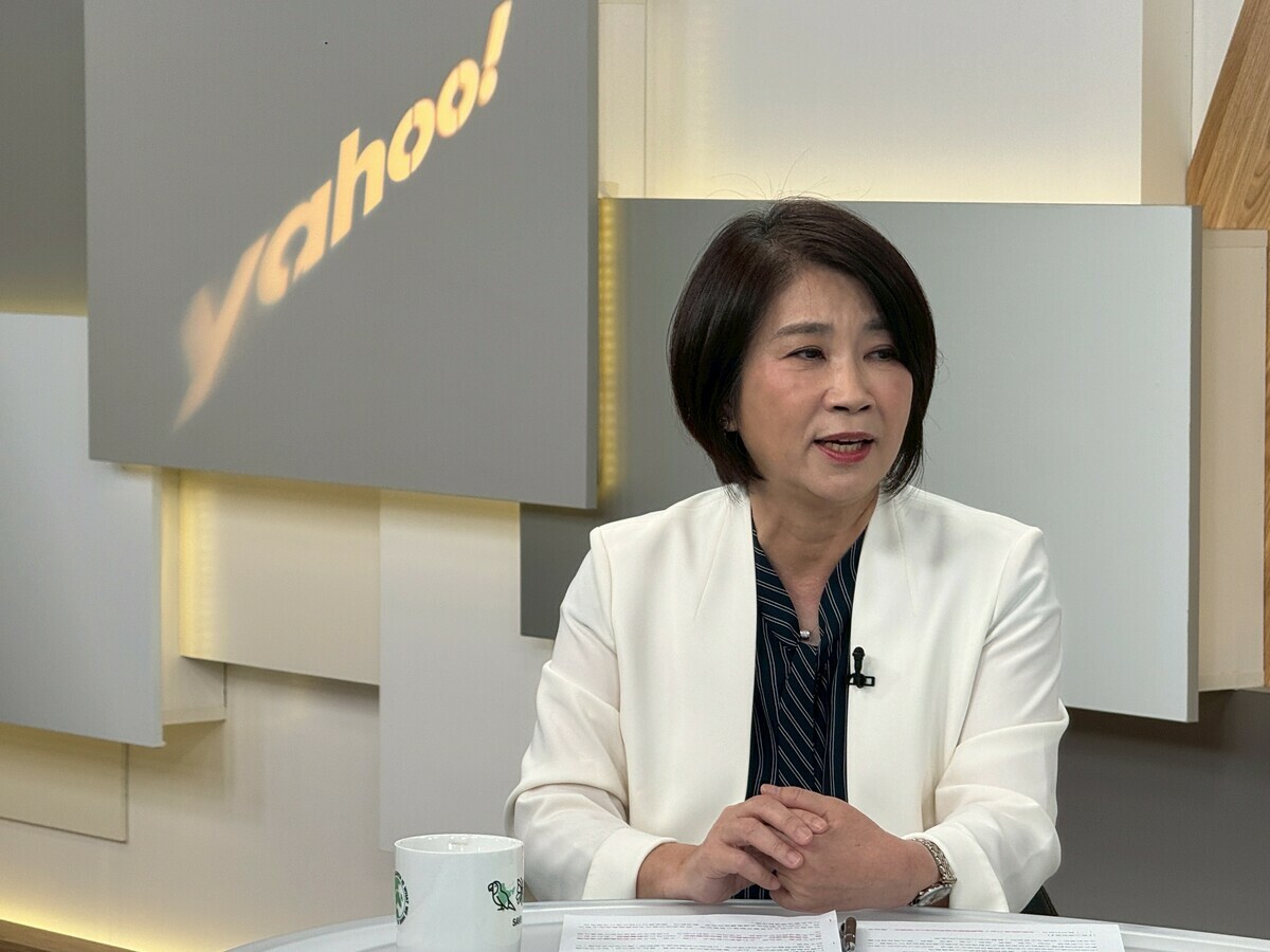 屏東縣長周春米接受Yahoo TV網路節目《齊有此理》主持人王時齊專訪今（20）天播出。 圖：Yahoo TV網路節目《齊有此理》提供