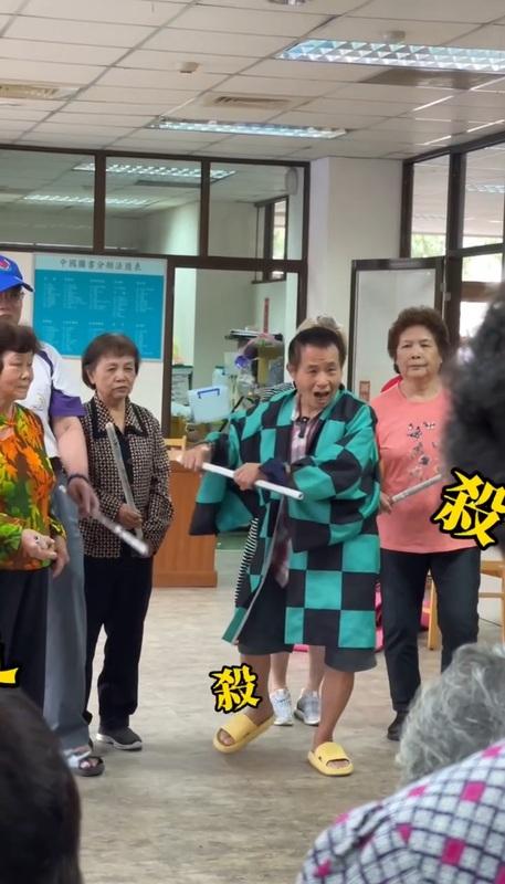 長輩們也化身「鬼殺隊」，熱血演出《無限年齡城》KUSO影片。 圖：全成基金會/提供
