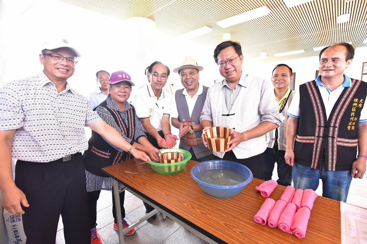 桃園市長鄭文燦表示要打造「羅浮溫泉一條街」，加乘羅浮及小烏來觀光效益，發展為復興區觀光亮點。 圖 : 桃園市政府/提供