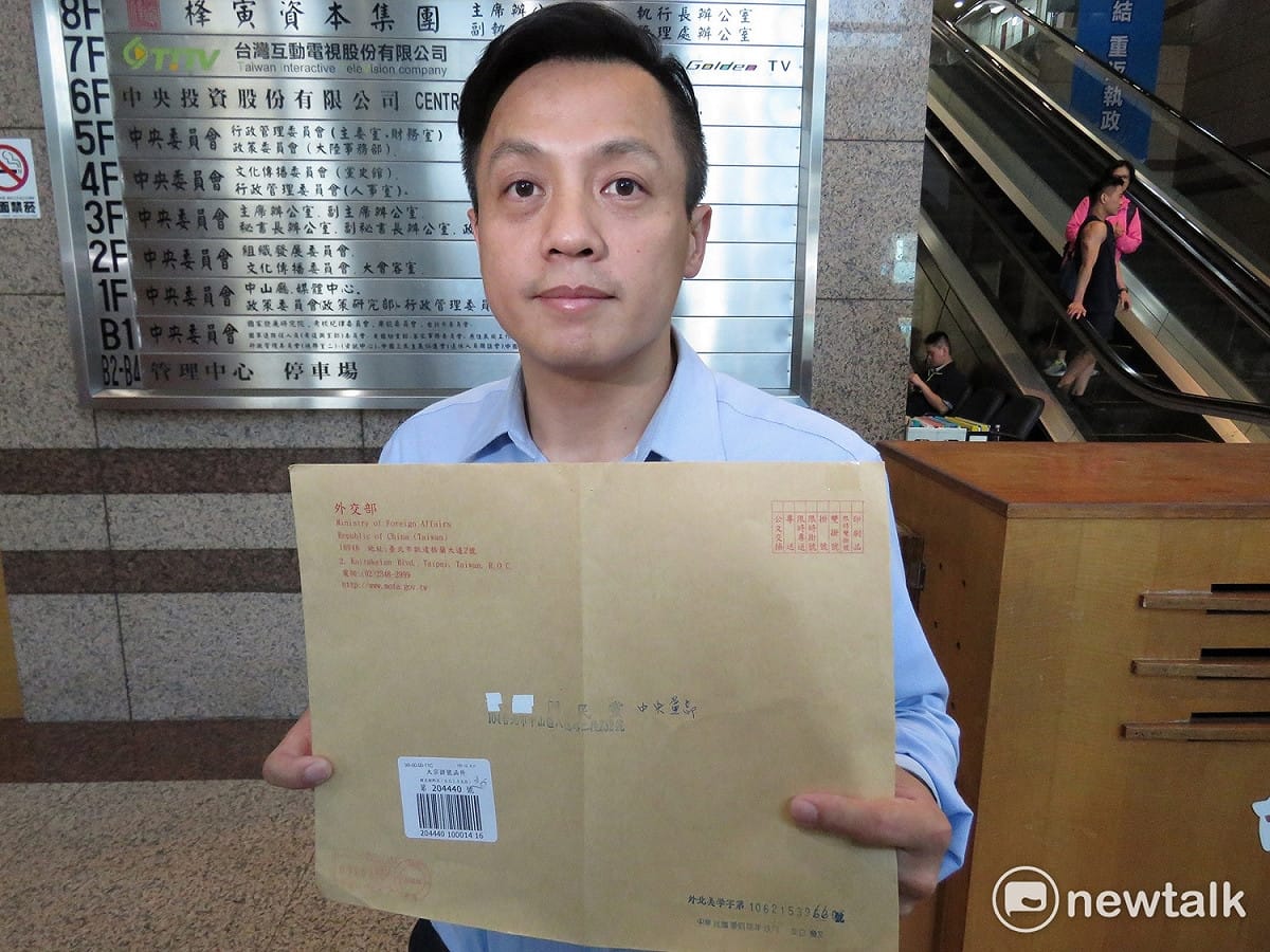 國民黨文傳會主委李明賢今（20）天質疑，收到時除了感到莫名其妙外，更讓人容易聯想，是否是「去中國化」過頭了？ 圖：趙婉淳/攝