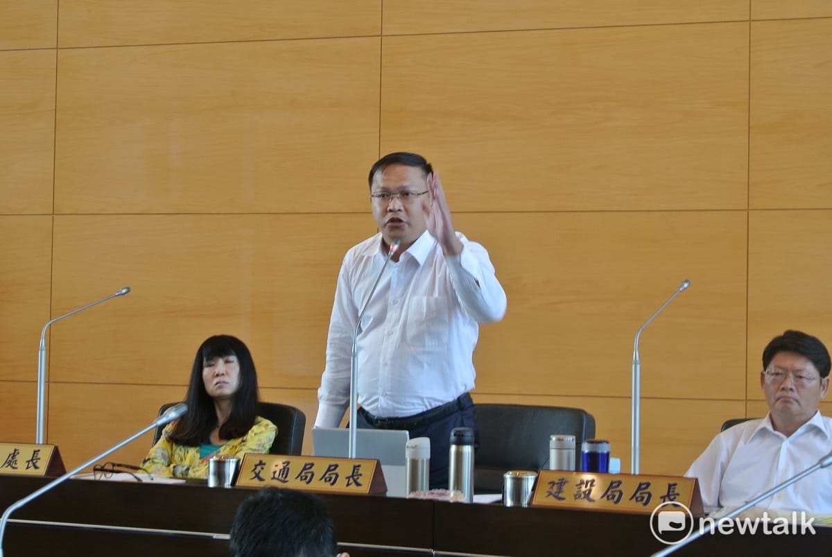王義川表示看緊市民荷包才讓機電系統進入仲裁。 唐復年/攝