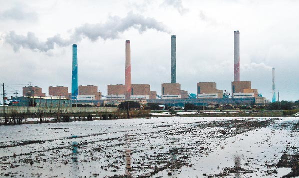 圖為台中火力發電廠。 圖 : 翻攝自PTT