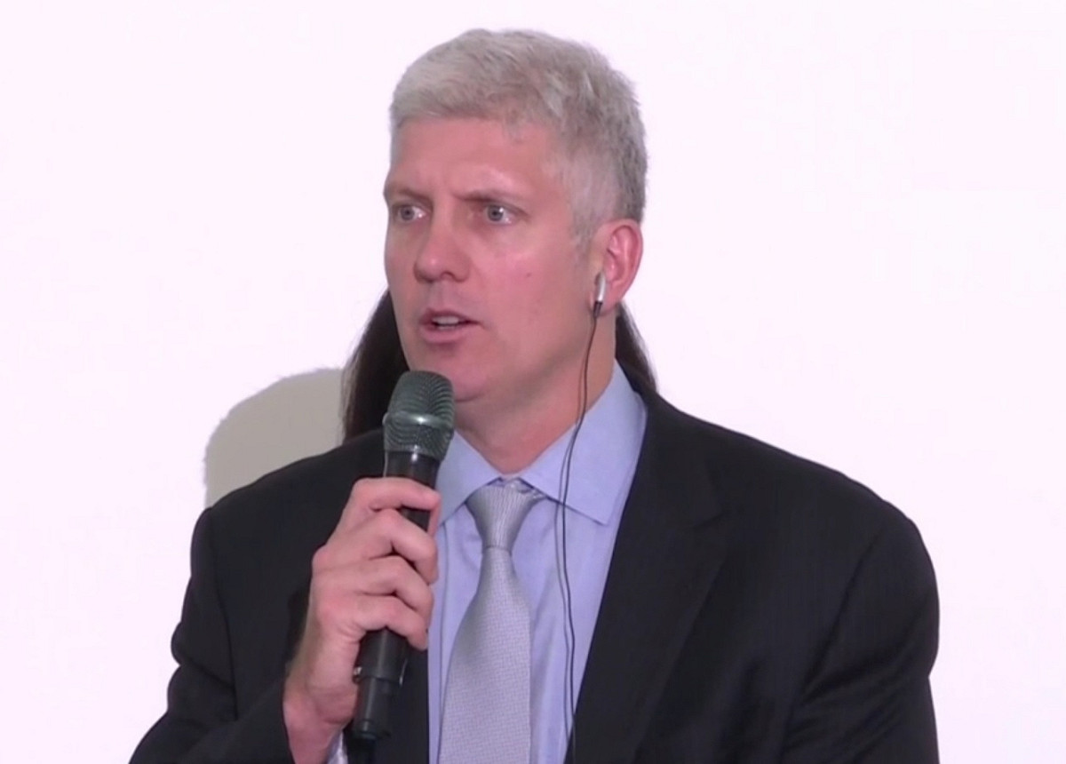Google硬體資深副總裁里克奧斯特洛（Rick Osterloh），表示Google獨缺硬體能力，Power By Htc團隊的加入，正好補足了這項缺陷。
 圖：翻攝自非凡新聞