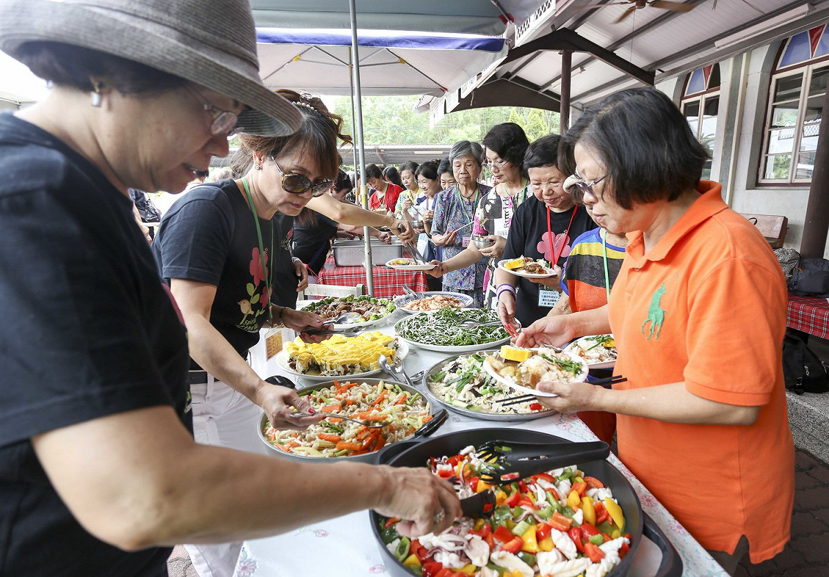 合作社以當地食材讓來訪者體驗新化風味餐 圖：張大魯/攝
