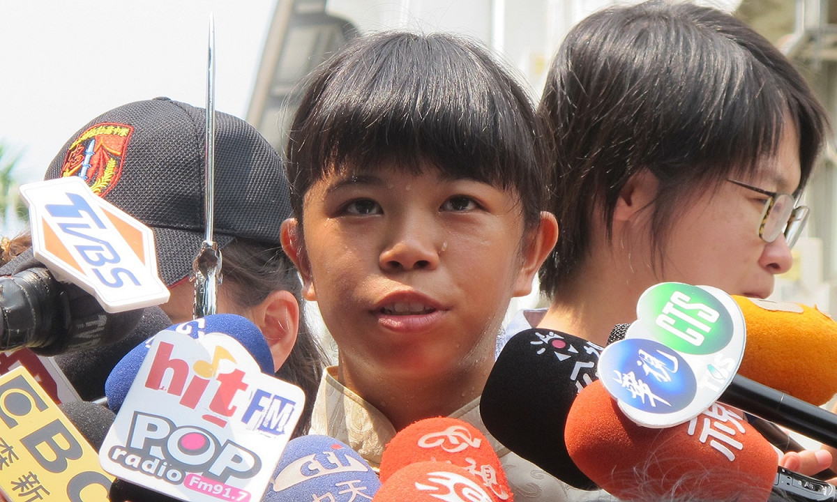 恆春工商女同學莊晴文25日受訪表示，很想擔任陸戰隊儀隊第一個女隊員。 圖：林朝億/攝