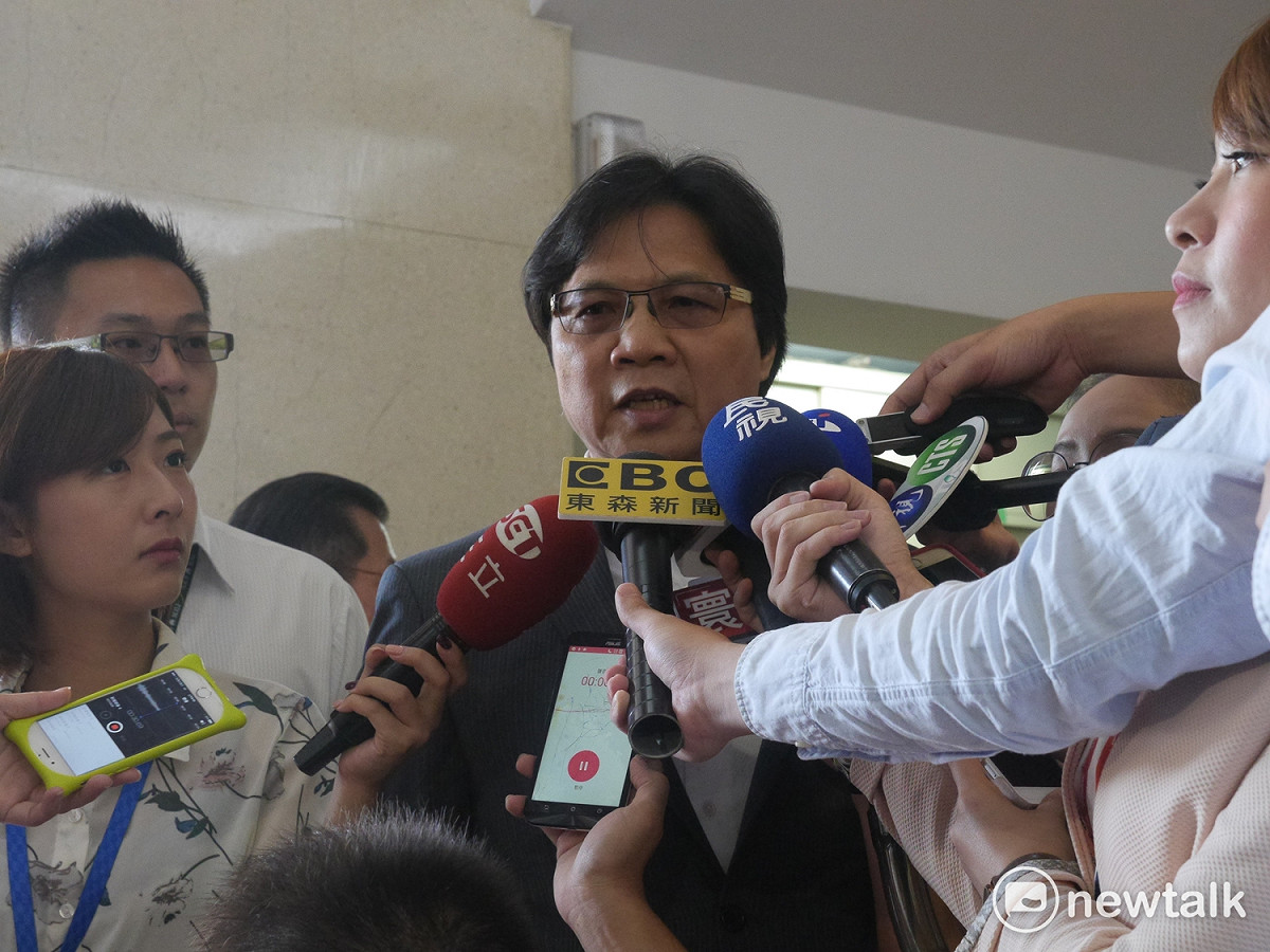 針對在台大田徑場舉辦的「中國新聲音」活動衍生成統戰爭議與暴力事件，陸委會主委張小月說，譴責暴力行為。她強調，台灣在兩岸交流中絕不能被矮化。 圖：趙婉淳/攝