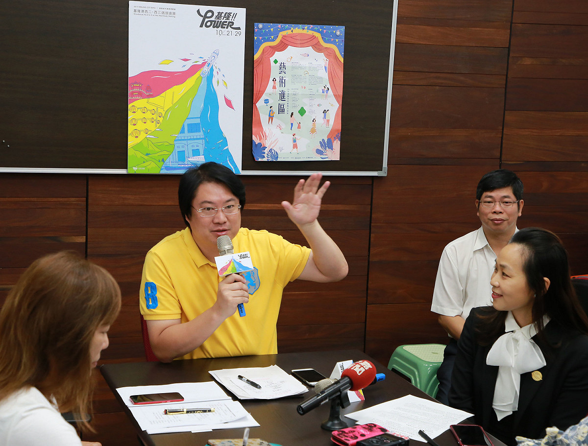 林右昌感謝麗星郵輪和基隆港公司對產覽會的支持，海洋產業館，將展出高4米5，長16米的郵輪大型造景，讓市民一窺郵輪產業的神秘面貌。 圖 : 基隆市政府/提供