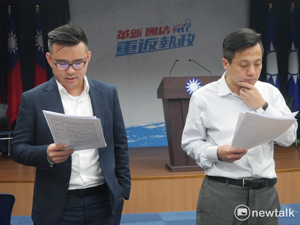 國民黨今天下午舉行中常會，文傳會主委李明賢會後轉述時表示，國民黨主席吳敦義基於對中華民國的尊重，將出席雙十慶典。 圖：趙婉淳／攝