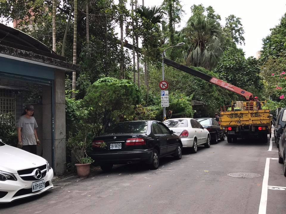 俞大維故居提報文資暫列古蹟，台大竟派員前往清除園內花木，遭人檢舉不法。 圖：翻攝網路