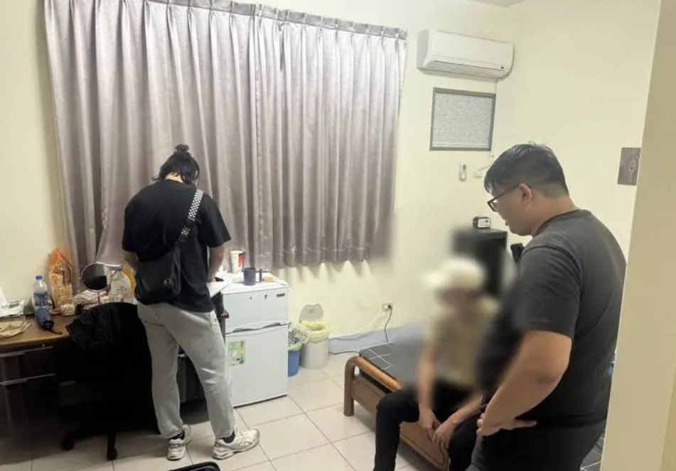 警方獲報後循線追查，於新竹縣逮獲32歲的陳姓嫌犯，並查扣剩餘贓款1萬4千元。 圖：警方提供