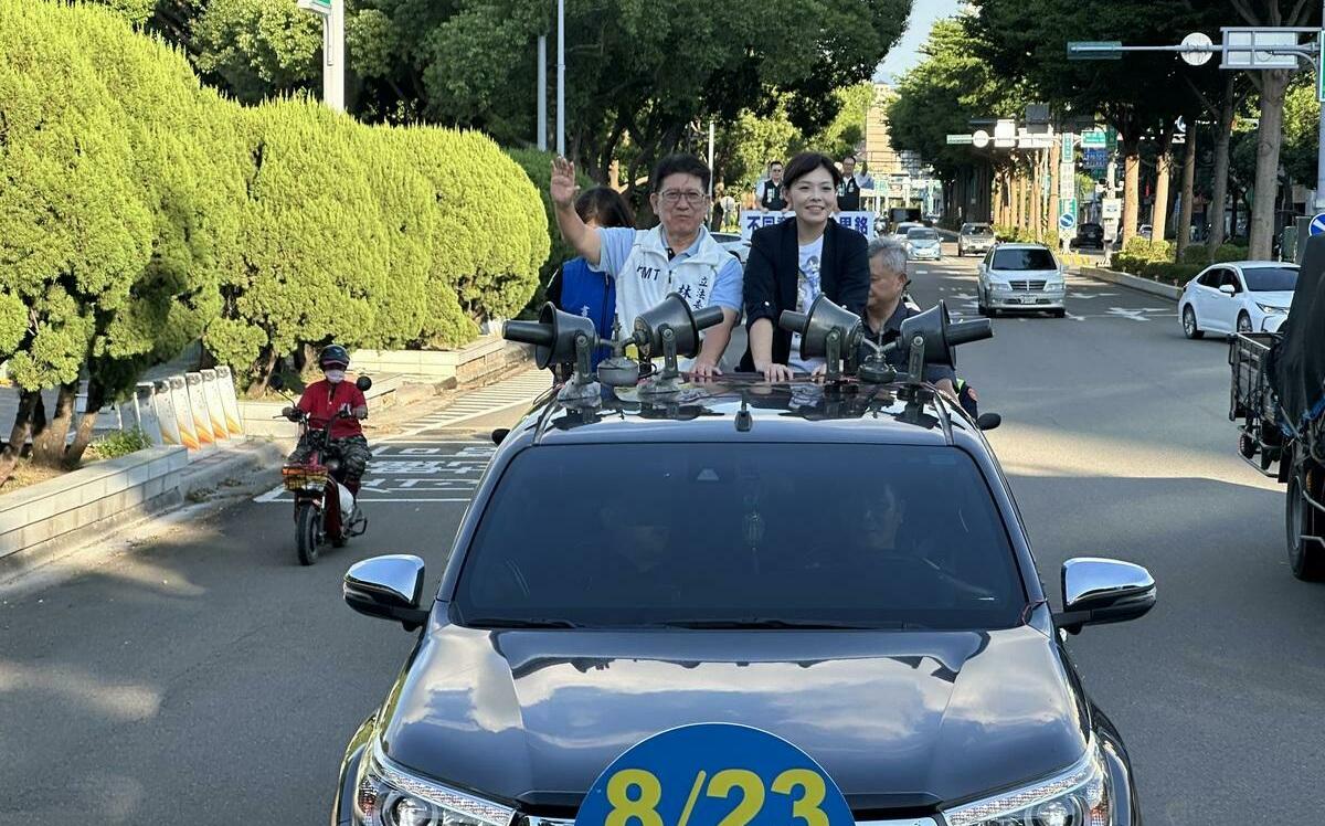 罷團控送吐司加衛生紙 林思銘怒：全黨奉王義川手冊潑髒水