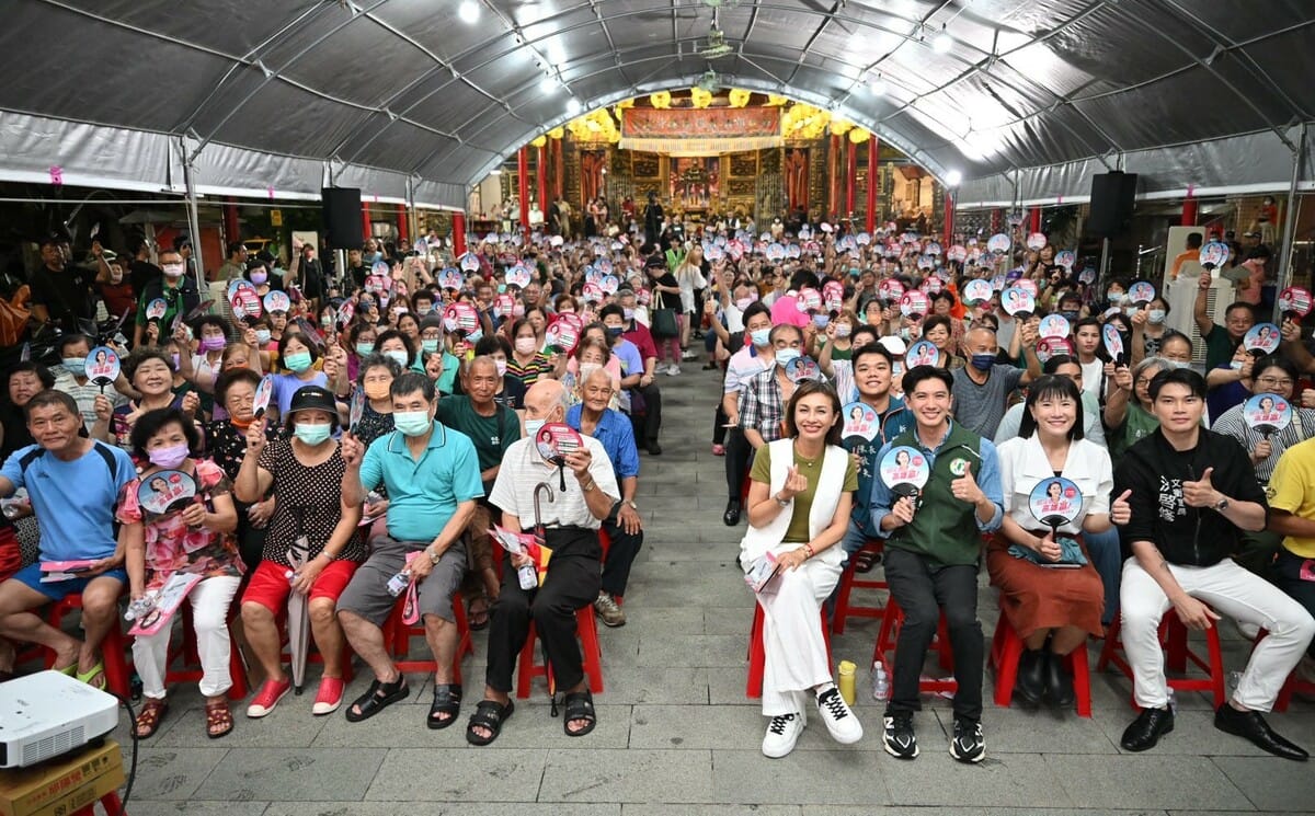 邱議瑩《傾聽共贏座談會》吸引超過500位市民齊聚廟埕。 圖：邱議瑩辦公室/提供