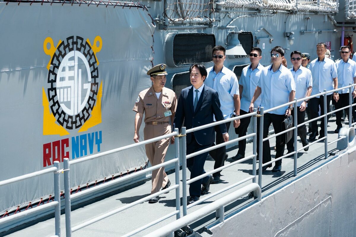 賴清德前往一六八艦隊慰勞海軍官士兵 圖：翻攝自賴清德臉書