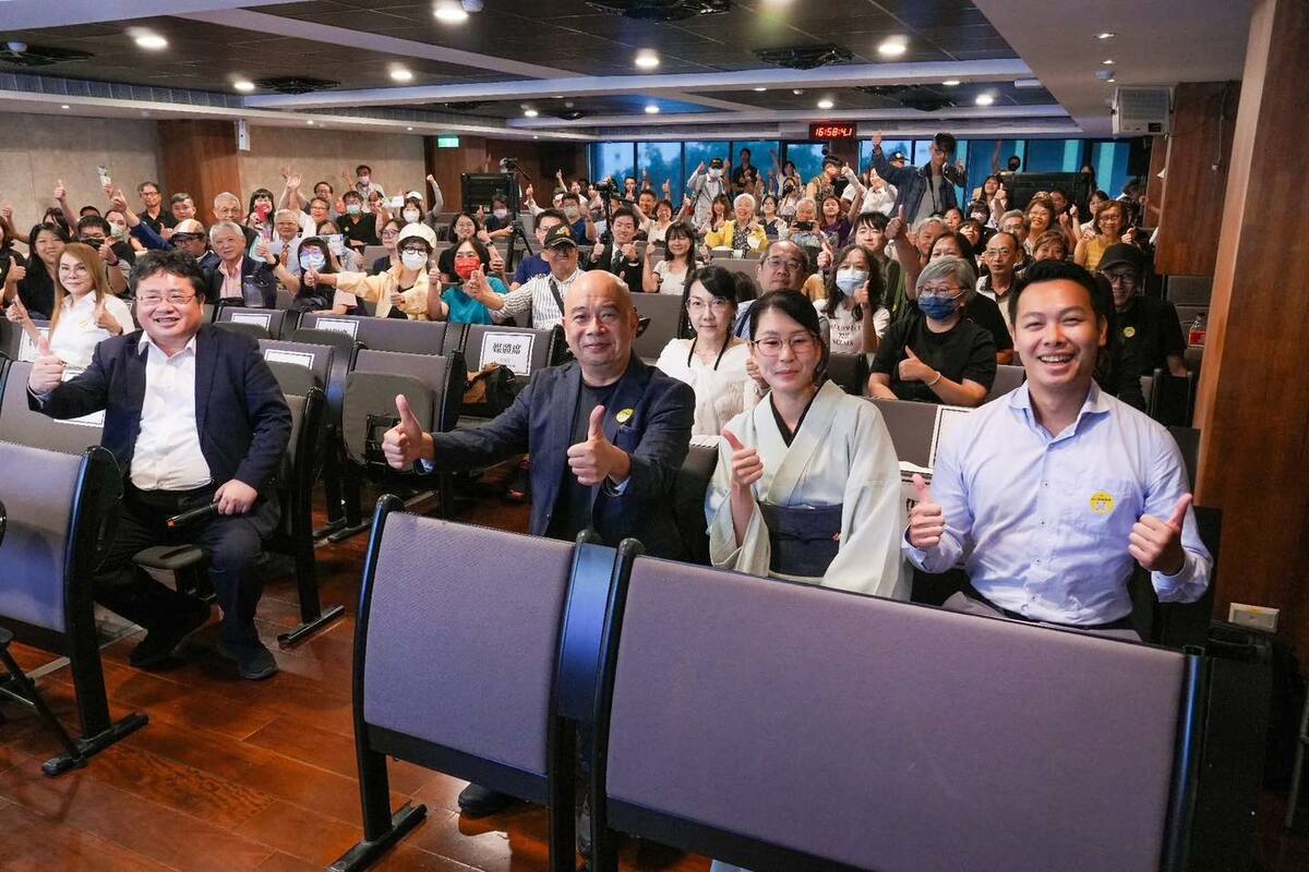印太戰略智庫20日下午舉辦了「台日共鳴：中國滲透的現狀與對策」研討會。 圖：翻攝矢板明夫臉書