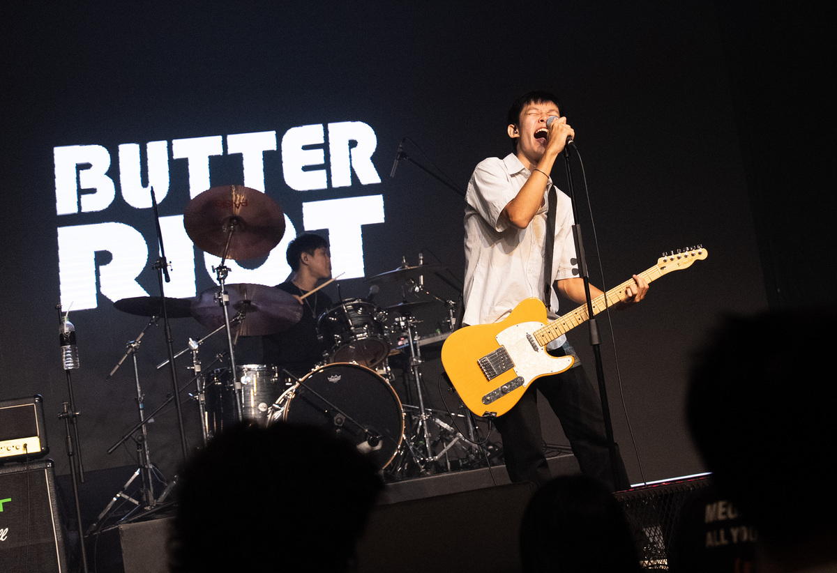 「BUTTER RIOT」與滅火器鼓手「柯光」攜手創作〈Good Morning My Friend〉，以朋友的口吻給予勇氣與力量，打敗生活中的不順遂。 圖：高雄市青年局/提供