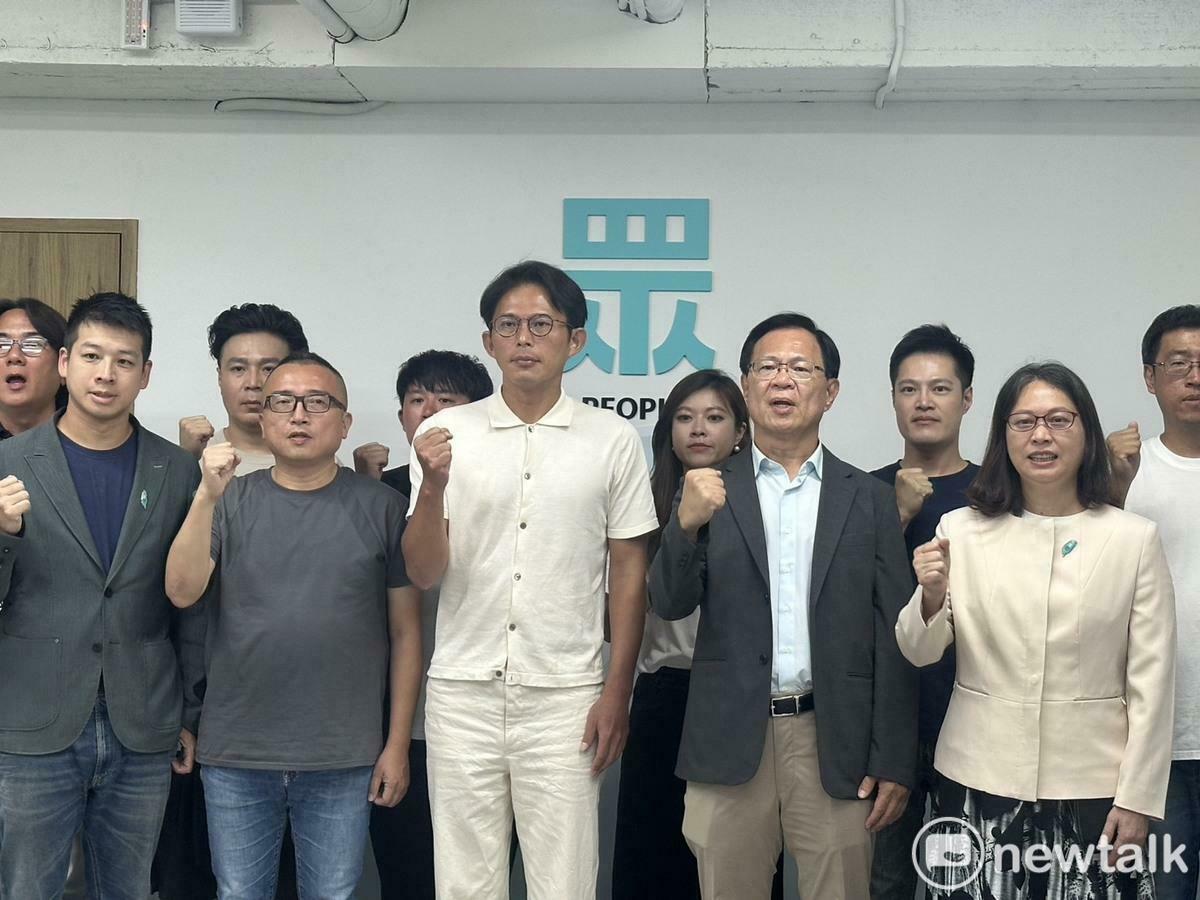 民眾黨主席黃國昌今晚召開記者會回應823投票。 圖：周煊惠 / 攝