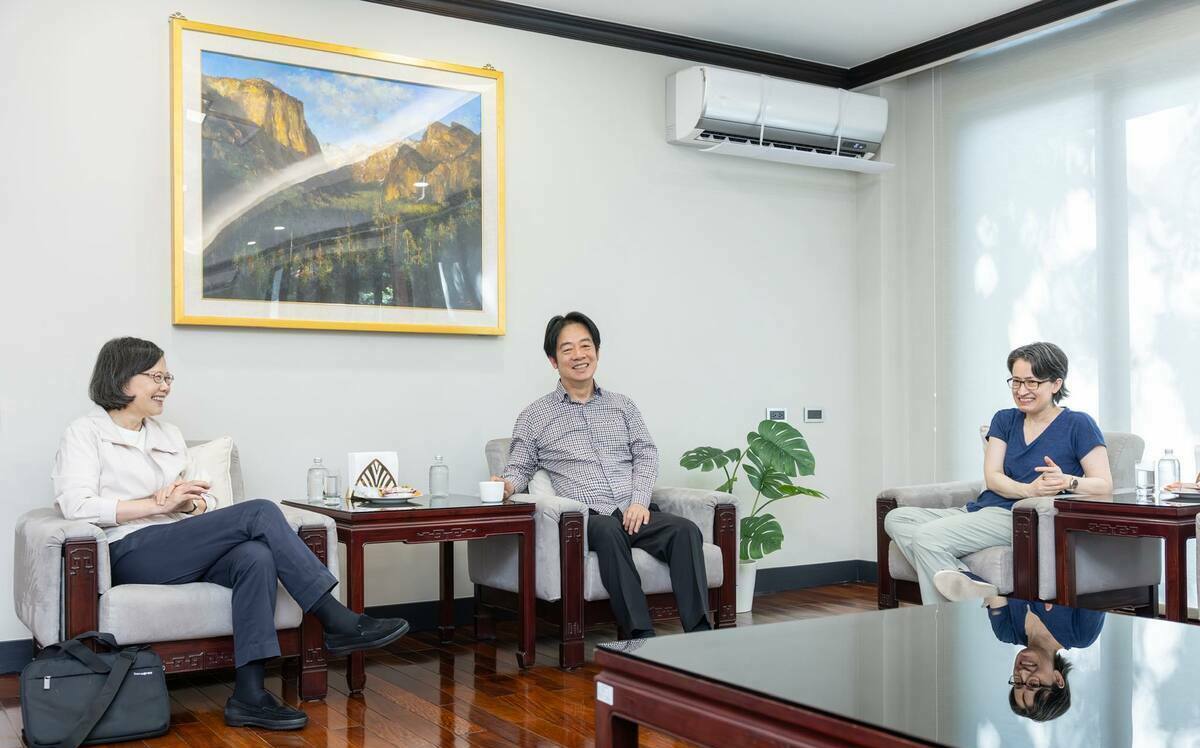 台灣內外挑戰很多！蔡英文大罷免後赴官邸打氣：盼大家繼續支持賴清德