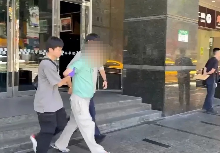 新店疑似縱火的63歲陳姓男子落網。 圖：警方提供
