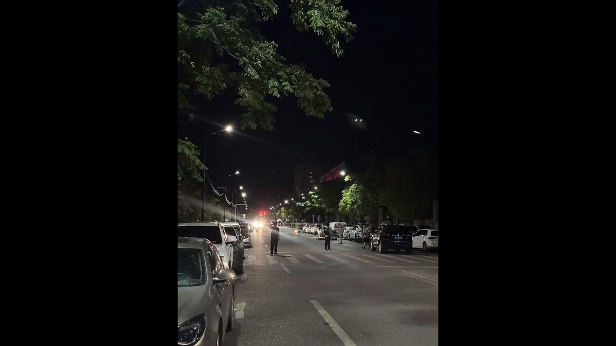 事件發生後，當地警方立刻封鎖現場並展開調查。然而，截至目前為止，當地政府仍尚未公布與此次事件相關的資訊。 圖：擷取自 @whyyoutouzhele X 分享影片