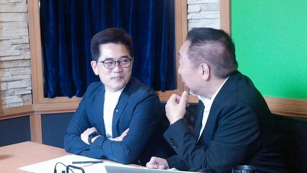國民黨秘書長黃健庭接受廣播節目專訪。 圖：國民黨提供