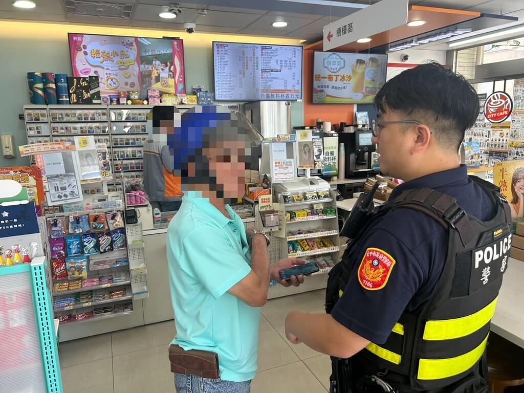 台中市豐原區1名退休劉姓男子日前在社群媒體認識女網友，誤信網戀邀約，購買逾2萬元的儲值卡，引起店員懷疑並報警，警方攔阻假交友詐騙。（民眾提供）中央社記者趙麗妍傳真 114年8月27日