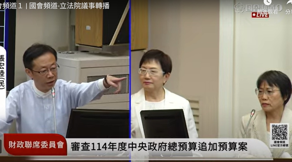 民進黨立委張宏陸在質詢期間，針對民眾自辦危老無法貸款問題，表達對政府相關單位的不滿。 圖：擷取自國會頻道