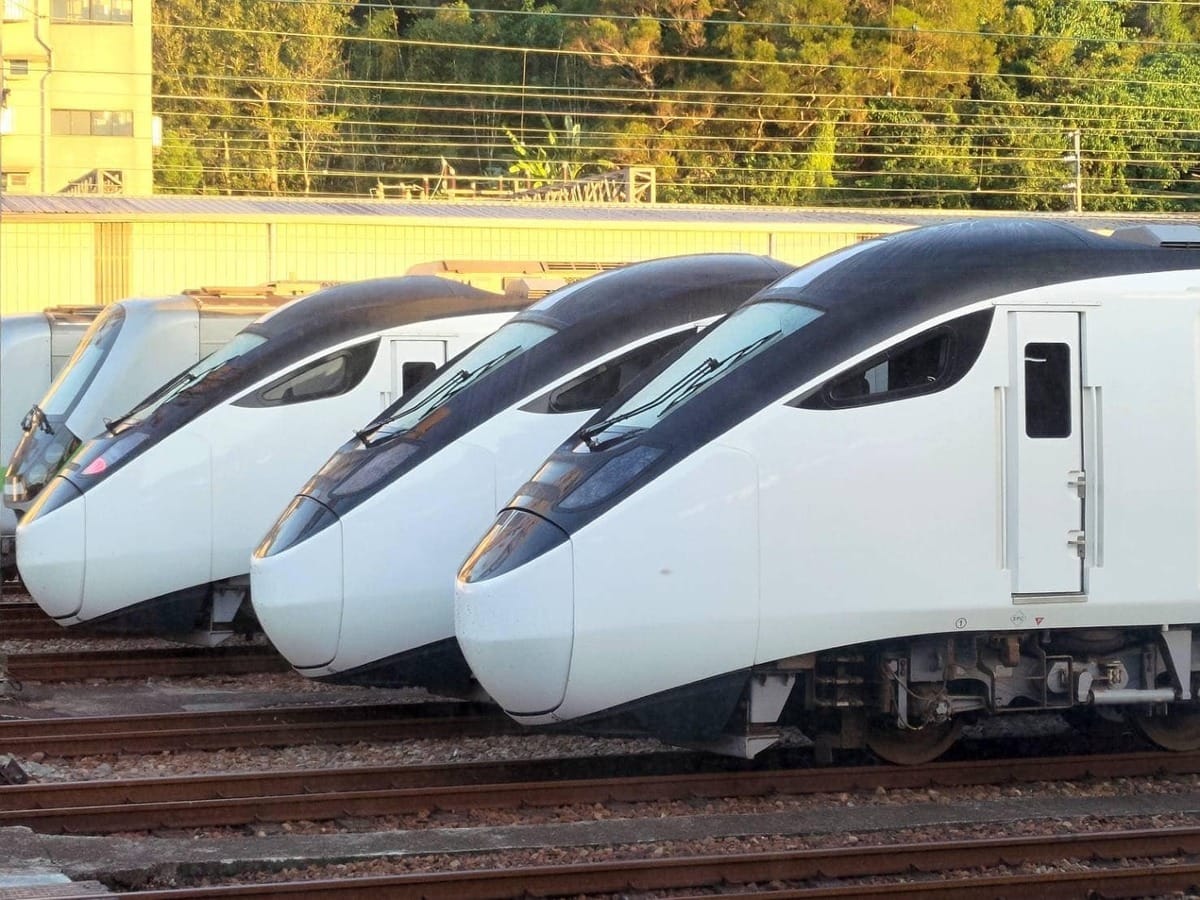 為提供台北至台中都會區旅客之便捷運輸服務，自114年10月1日起至12月31日止，七堵至彰化第127、148、193、194次EMU3000型自強號調整為每日行駛。（示意圖） 圖：翻攝自台鐵臉書(資料照)