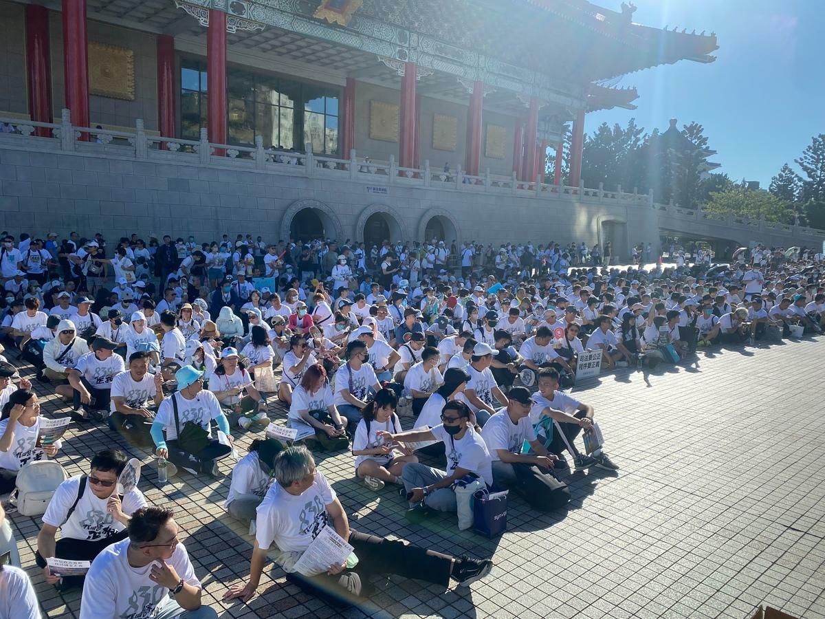 民眾黨發起 「司法改革 公民走讀」 終結政治追殺 找回國家正義走讀活動。  圖：林朝億/攝